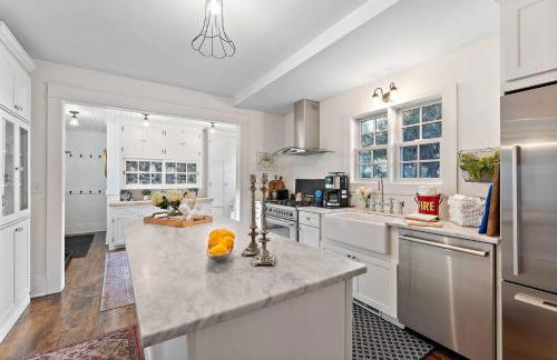 "Broadway Hideaway" by Roxy Rentals - Foto 45