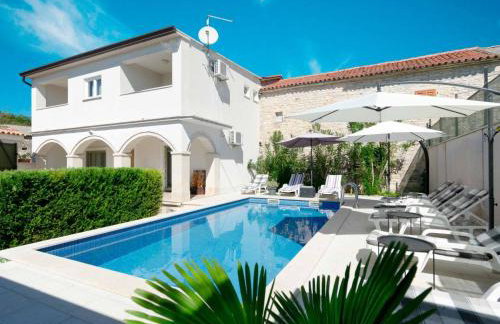 Holiday Home Villa Martin - Rückzugsort auf dem Land mit Pool by Interhome - Photo 1