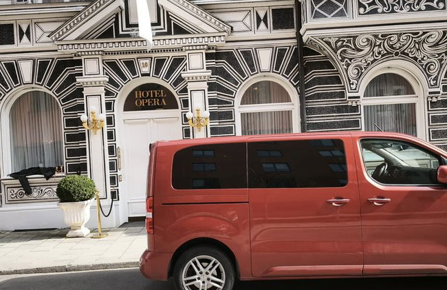 Von Bratislava : Privater Tagesausflug mit Guides nach Wien und Salzburg - Foto 2