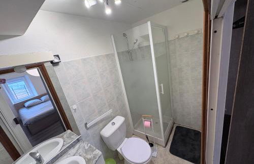 Studio confortable en plein centre proche gare & commerces - Photo 5