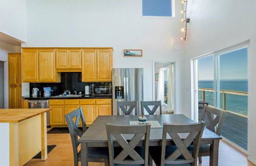 Exquisite Oceanview! by OceanviewHotTubs Oceanfront! Shelter Cove, CA Tesla EV station - Foto 28