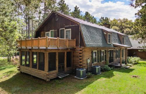 8BR 5BA Huge Dog Friendly Log Cabin near Wisconsin Dells and Lake sleeps 25plus - Foto 58