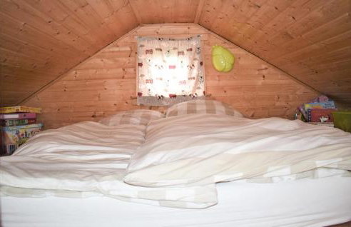 3 Bedroom Amazing Home In Lebieniec - Foto 9