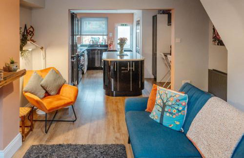 Victorian York Terrace near City with Free Parking - Photo 1