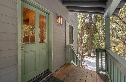 Cozy Designer Decorated Cabin Near Slopes Fireplace Peekaboo Lakeview - Foto 12