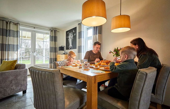 Villa With Garden in Holiday Park in Limburg - Photo 24