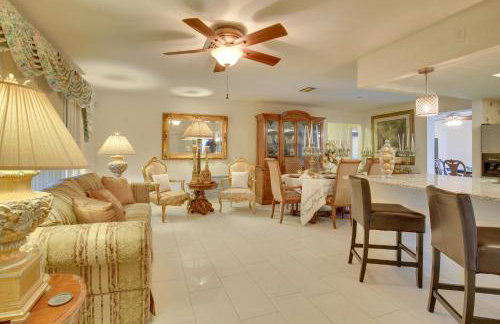 St Petersburg Home with Tropical Yard and Pool! - Foto 2