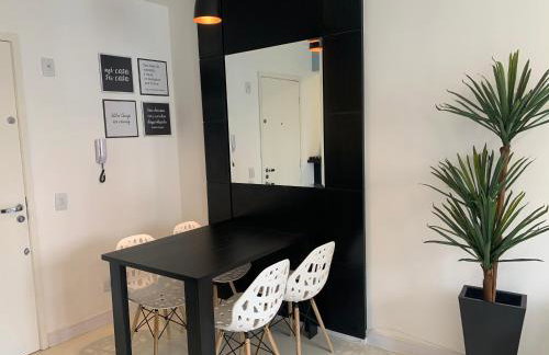 1103- Apartamento Encantador, amplo e decorado, mobiliario moderno, cozinha completa com utensílios , Excelente vista da cidade e localização privelegiada no bairro Bigorrilho - Photo 10