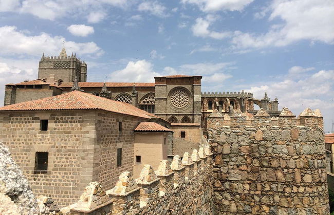 Tour por la Catedral de Ávila y la muralla - Foto 1