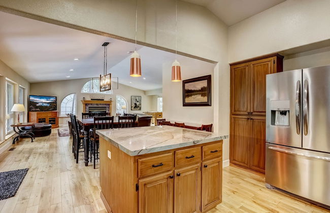 Nestled Pines Retreat Hot Tub, Pool Tahoe, Foosball, +more! - Foto 35