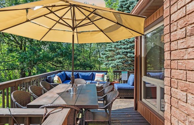 Waterside Haven by Avantstay Lakefront Hot Tub Game Room Fire Pit - Photo 39