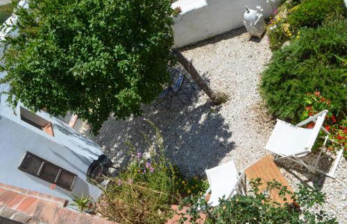 City Central Studio +Private Garden +Amazing View - Photo 28