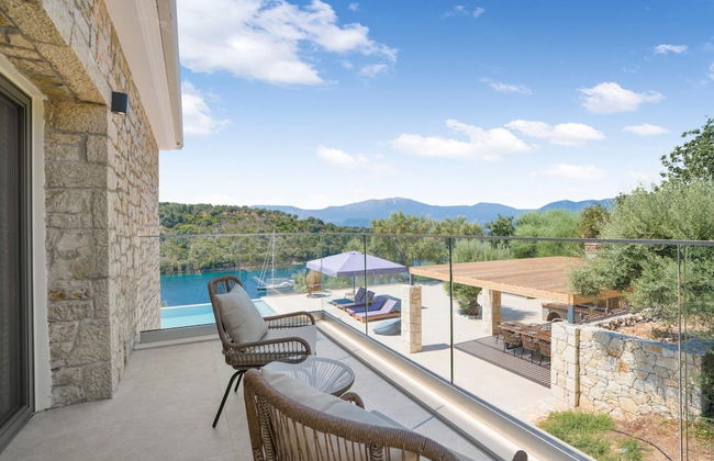 Villa Chriselia - 3 Bedrooms With Sea Access - Photo 15