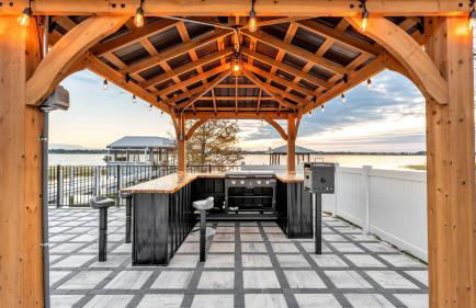 Lake, Pool, HotTub, Game Room, 8 Beds, Sleeps 17 - Foto 2