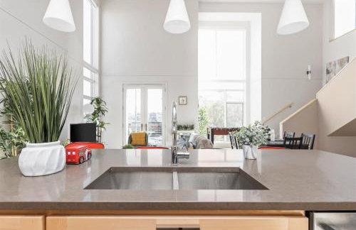 Stunning CozySuites on Mass with Parking - Foto 16