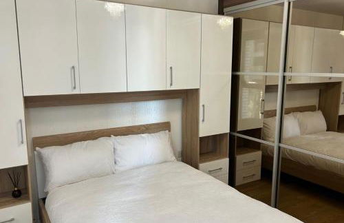 1-bed Apt, Sleeps 4, Central To Shops & Transport - Foto 3
