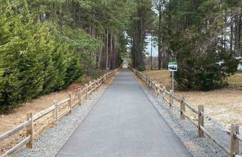 Crow's Nest - Private Guest Apt Near Bike Trail/3.7 mi to Beach - Foto 9