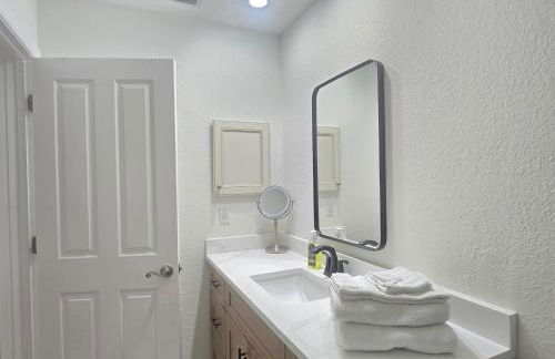 An Island Getaway at Palm Tree Villas - Photo 56