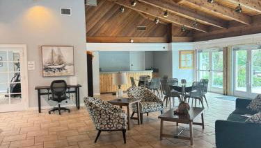 Beautiful Updates - Relaxing Views - Close to Pool - Foto 4