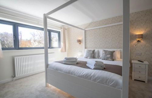 Magnolia House with Hot Tub Park Facilities - Photo 15