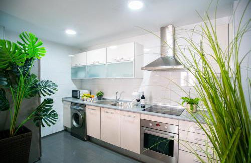 Elite Premium Hideaway with FREE Parking - Malaga - Photo 6