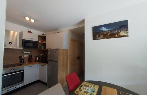 Appartement neuf 2 chambres, parking inclus, proche bus gratuit - FR-1-356-531 - Foto 7