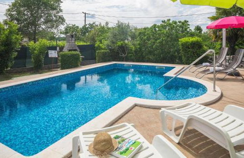 Amazing Home In Erzisce With Jacuzzi - Foto 9