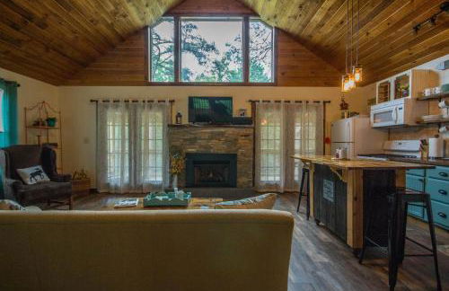 Heaven's Hideaway- perfect getaway near the river! - Photo 7