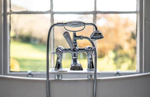 Georgian Country House -Panoramic Views -Sleeps 12 - Photo 46