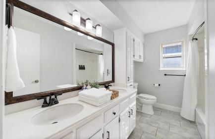 5BR Family Oasis with Pool and Game Room - Foto 10