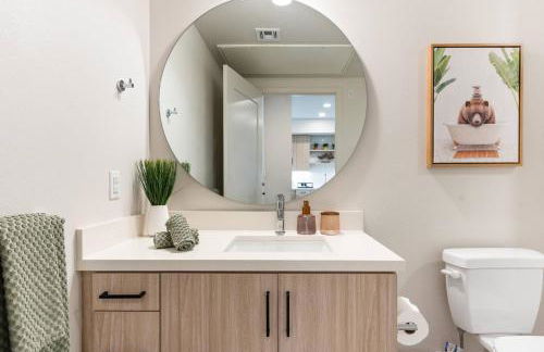 Fancy Irvine Apartment | Shopping + Dining - Foto 23