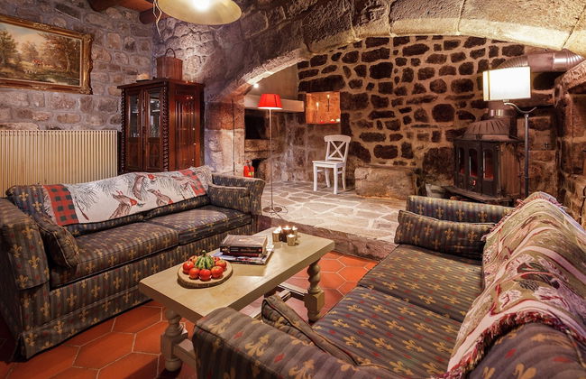 Charming Farmhouse in Cros-de-georand With Swimming Pool - Photo 19