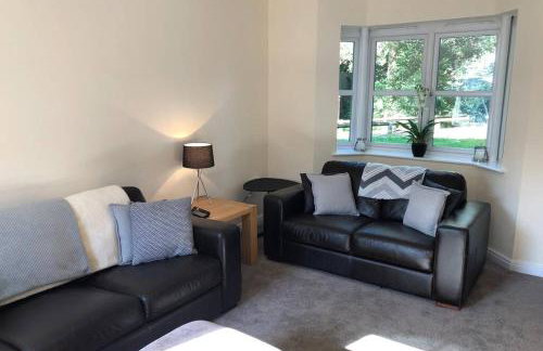 Stylish 3-Bedroom Home with Parking - Foto 18