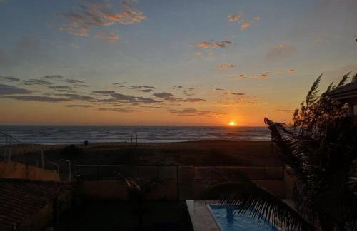 Cabo Frio, Piscina de frente pro Mar, Pé na areia - Foto 56