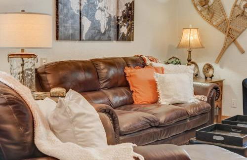 Pinetop Cabin Hot Tub BBQ Arcade Scenic Escape - Foto 38