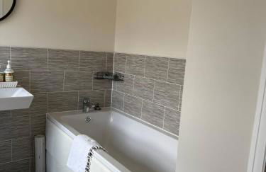 Comfortable 5 - Guest Abode - In Quiet Village - Foto 18