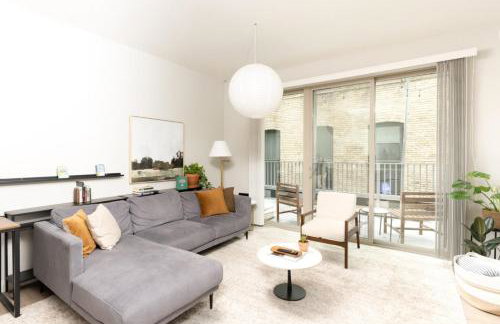 Walker's Point Apt with Gym and Balcony - Foto 1