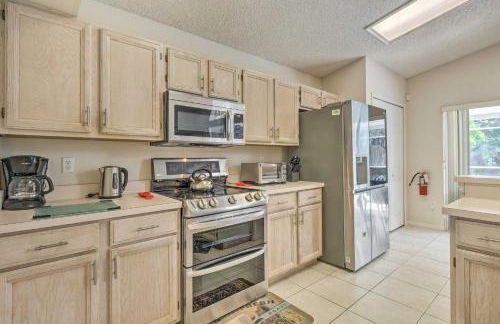 Less Than 5 Mi to Disney Parks Spacious Home with Lanai - Foto 10