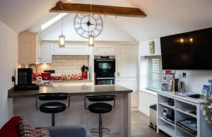 Comfortable 1-Bedroom Stay in Holt with Reliable Wi-Fi - Foto 20