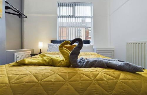 Cliff House By RMR Accommodations - NEW - Sleeps 8 - Modern - Parking - Foto 45