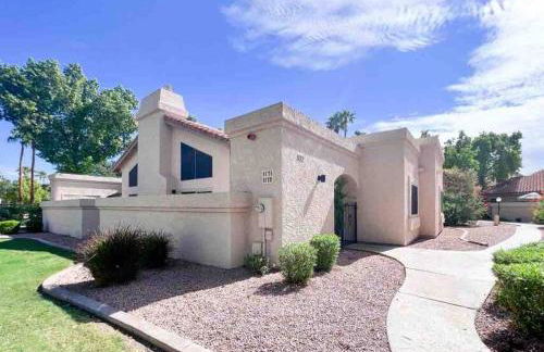 Serene Town home in Chandler with pool - Foto 31