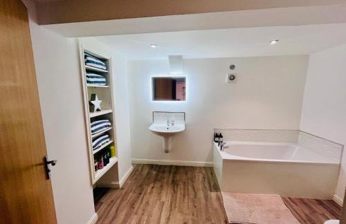 Unique Modern Studio Apartment - Foto 13