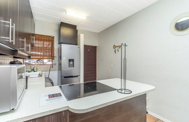 Exquisite 2 Bedroom Garden Townhouse in the Heart of Fourways - Photo 11