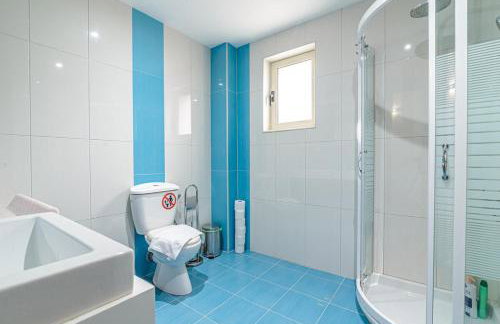 Elysian Stone Villa with Pool & Mountain View - Photo 22