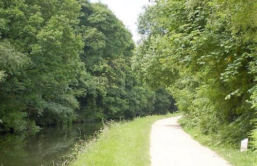 *F1*5GH* Setup for your most relaxed & amazing stay + Free Parking + Free Fast WiFi * - Foto 65