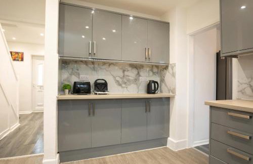 Nottingham Top Serviced Home - Chayil Experts - Foto 43