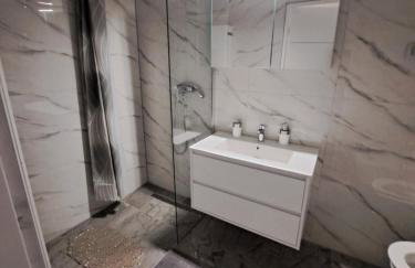 GAG Apartment in TRAM zone with FREE PARKING in front of the house - Photo 41