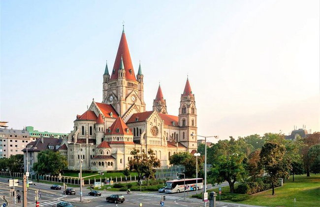 Von Bratislava : Privater Tagesausflug mit Guides nach Wien und Salzburg - Foto 3