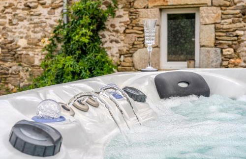 Le gîte de Saint Mathieu, longère pleine de charme au bout du monde ! jacuzzi extérieur vue sur la campagne, salle de billard - Photo 7