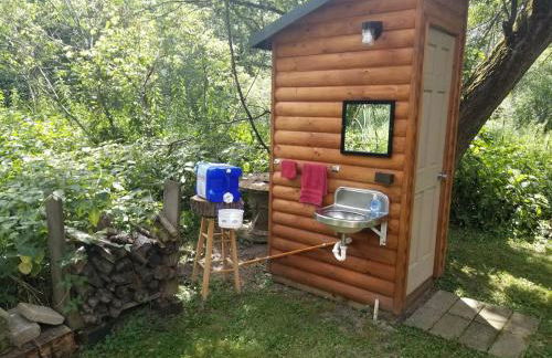 Cozy Creekside Cabin Rental for a Secluded Weekend Getaway in Wisconsin - Foto 13